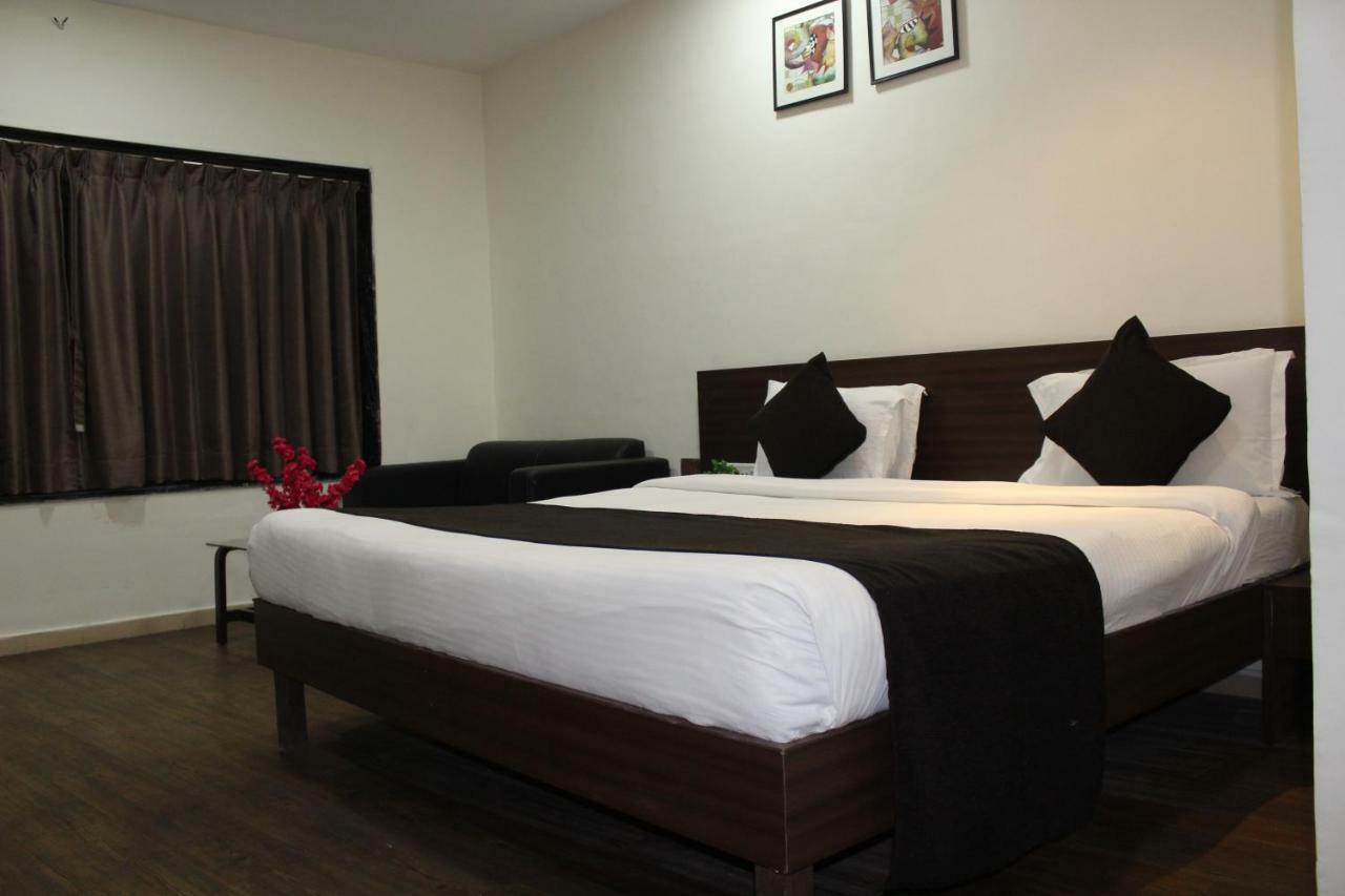 Hotel Sea Rock Villa Daman Extérieur photo