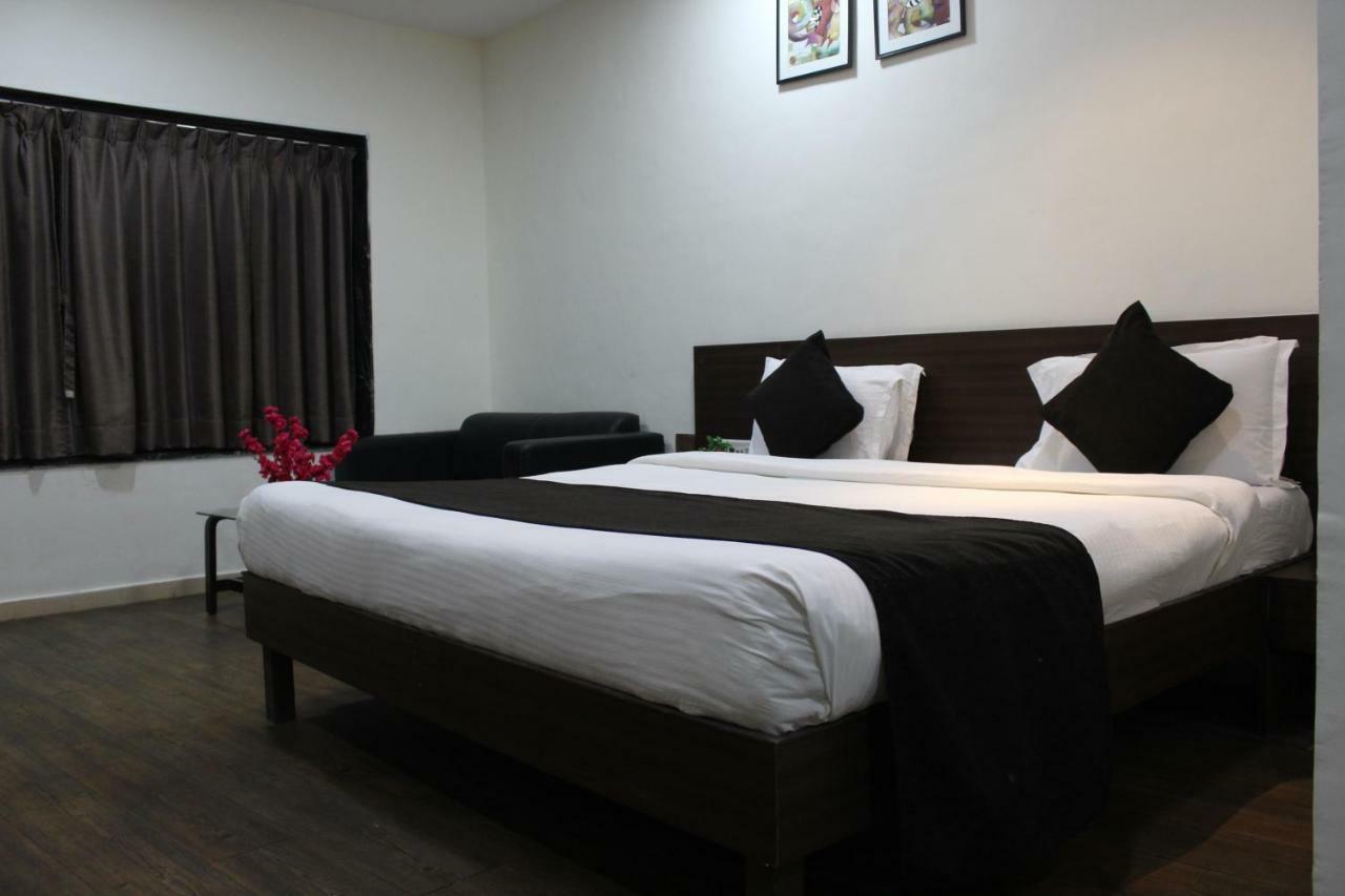 Hotel Sea Rock Villa Daman Extérieur photo